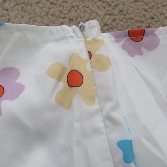 Shein Womens Skirt Sz Small White Floral Lined A Line Knee Length Zip Up Back - Picture 2 of 6